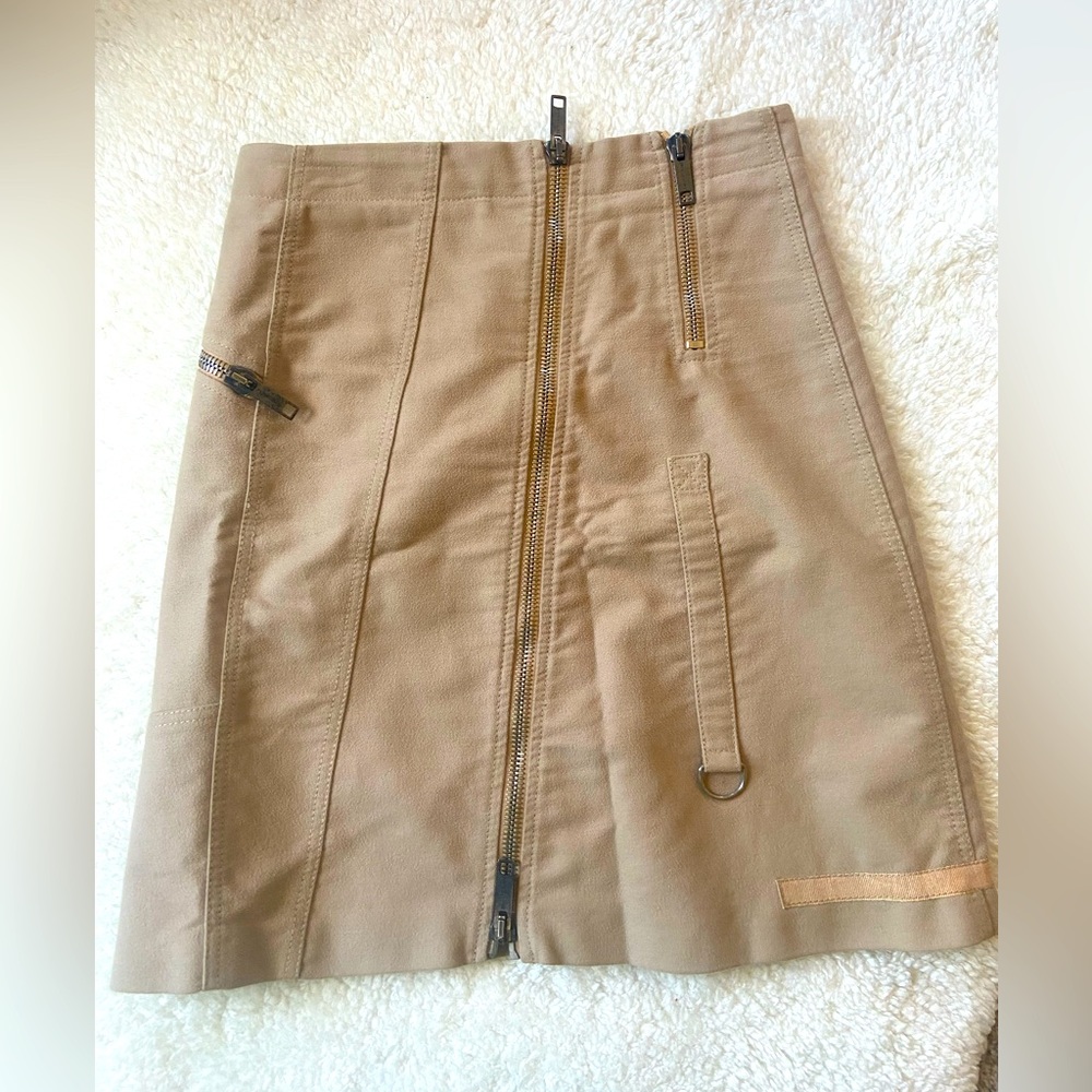 Burberry Skirt, Khaki, Size 4 lightly worn